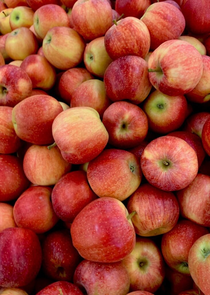alt="Image of Apples"