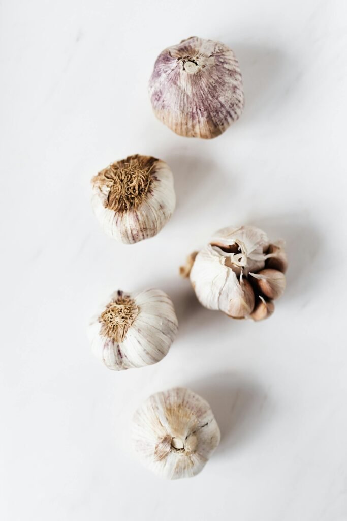 alt="Image of garlic"