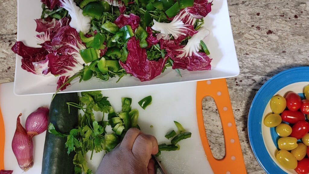 alt="Dicing Green Peppers"