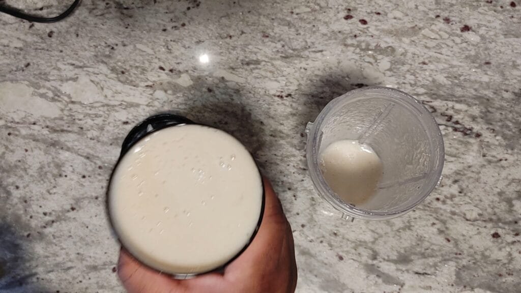 alt="Glass of Banana Pear Smoothie"